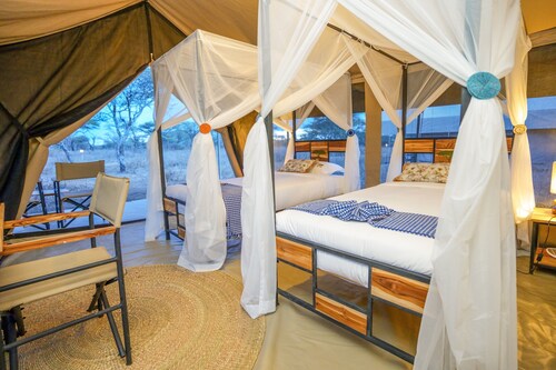 Malaika Mara River Migration Camp