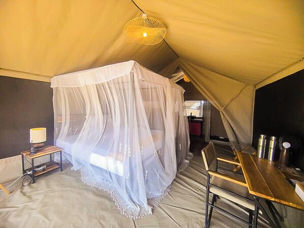 Single Room, Balcony, Garden View | In-room safe, desk, laptop workspace