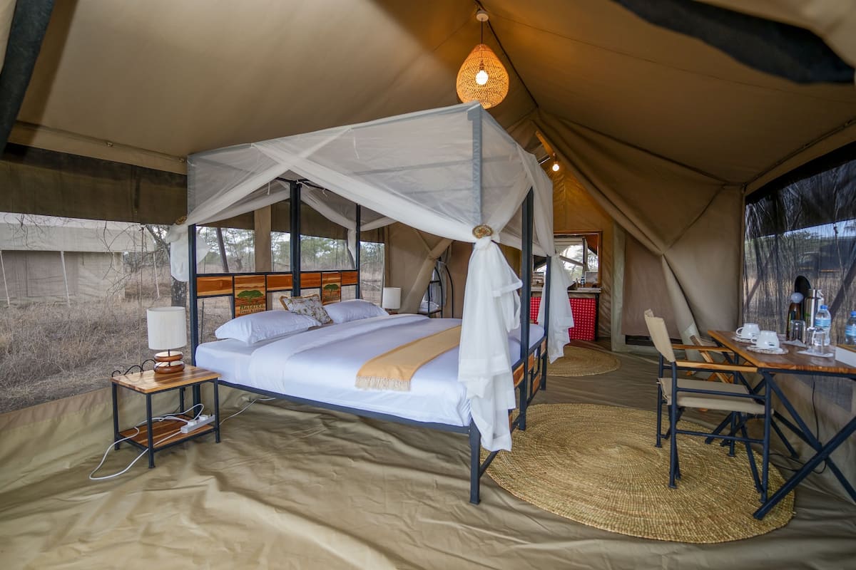 Habitación individual, balcón, vista al jardín | Caja de seguridad en la habitación y escritorio