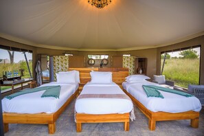 In-room safe, desk, laptop workspace