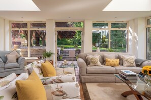 Smart TV, fireplace, stereo, printers