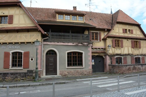 Studio with Shared Pool, 1 Room