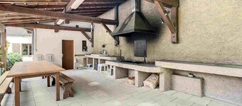 Studio with Shared Pool and Wi-Fi