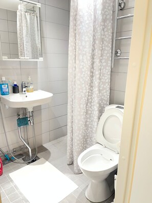 Studio, Mehrere Schlafzimmer, Raucher, Terrasse | Badezimmer