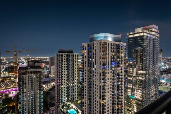 Apartment, 2 Bedrooms, Accessible, Balcony | Exterior