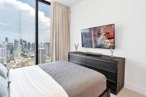 Apartment, 3 Bedrooms, Accessible, Balcony | Room amenity