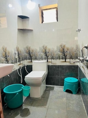 Towels, soap, shampoo, toilet paper
