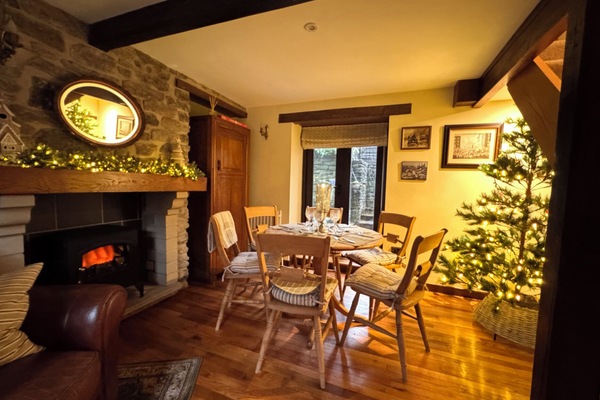 Cottage | Dining