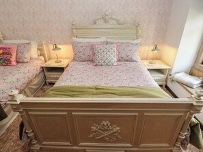 3 عدّة غرف نوم وبديكورات فريدة لكل غرفة وطراز فريد لكل وحدة