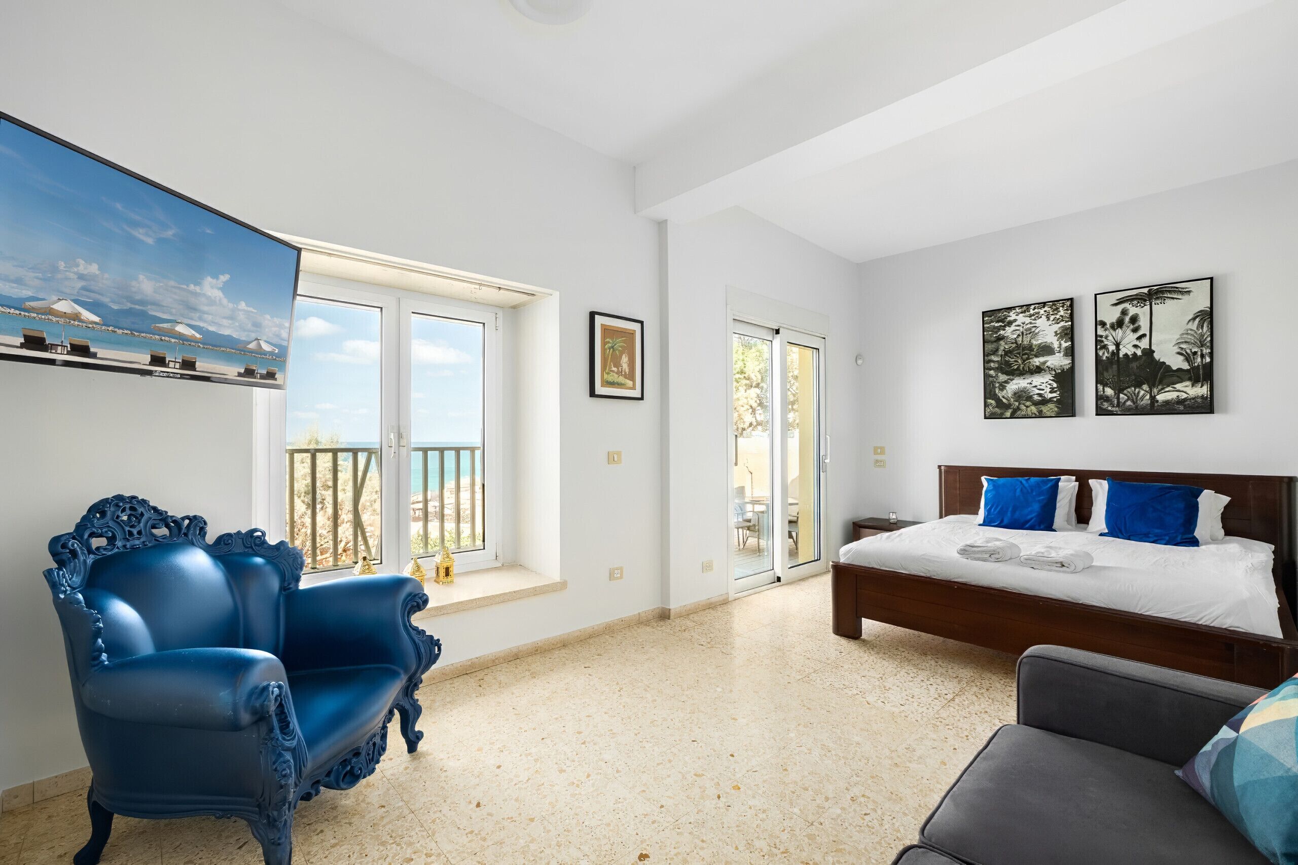 6 bedrooms, iron/ironing board, free WiFi, bed sheets