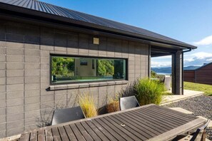 Outdoor dining - Raptors Haven - Kinloch (Kinloch)