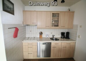 Réfrigérateur, four, plaque de cuisson, lave-vaisselle