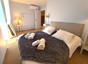 4 soverom, skrivebord, strykejern/-brett og wi-fi (inkludert)