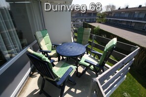 Outdoor dining - 2 bedroom accommodation in Westkapelle (Westkapelle)