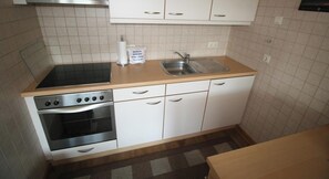 Fridge, oven, stovetop, coffee/tea maker - 2 bedroom accommodation in Westkapelle (Westkapelle)