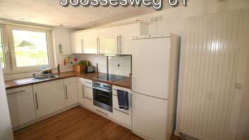 Geladeira, fogão, cooktop, lava-louças