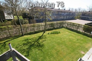 Property grounds - 3 bedroom accommodation in Westkapelle (Westkapelle)