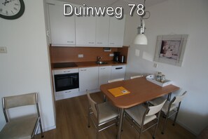 Refrigerador, horno, placa de cocina, lavavajillas