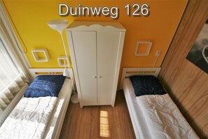 3 bedrooms, travel cot, free WiFi - 3 bedroom accommodation in Westkapelle (Westkapelle)