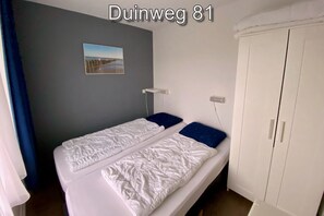 2 bedrooms, travel cot, free WiFi - 2 bedroom accommodation in Westkapelle (Westkapelle)
