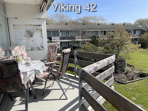 Outdoor dining - 2 bedroom accommodation in Westkapelle (Westkapelle)