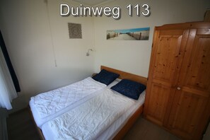 2 bedrooms, travel cot, free WiFi - 2 bedroom accommodation in Westkapelle (Westkapelle)