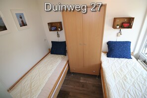 2 bedrooms, travel cot, free WiFi