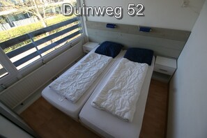 2 bedrooms, travel cot, free WiFi - 2 bedroom accommodation in Westkapelle (Westkapelle)