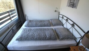 3 bedrooms, travel cot, free WiFi