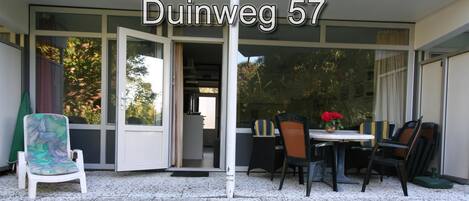 تناول الطعام بالخارج