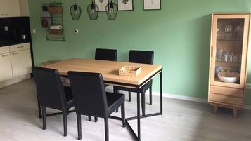 تناول الطعام