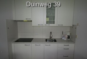 Fridge, oven, stovetop, dishwasher - 3 bedroom accommodation in Westkapelle (Westkapelle)