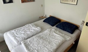 3 bedrooms, iron/ironing board, travel crib, free WiFi