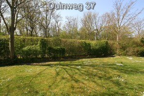 Property grounds - 3 bedroom accommodation in Westkapelle (Westkapelle)