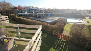Outdoor dining - 2 bedroom accommodation in Westkapelle (Westkapelle)