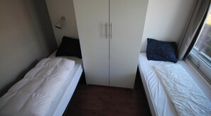 2 bedrooms, travel cot, free WiFi - 2 bedroom accommodation in Westkapelle (Westkapelle)