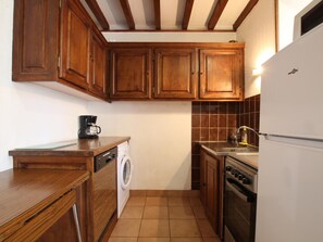 Réfrigérateur, micro-ondes, lave-vaisselle