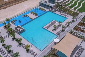 Outdoor pool - Downtown Near BurjKhalifa Dubai Mall (Dubai)