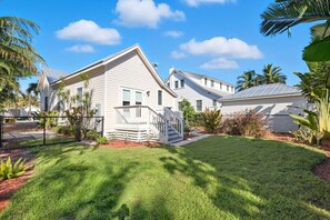 Exterior - 340 Palm - Historic Cottage - 3 bed / 2 bath - in the village - Sleeps 6 (Boca Grande)