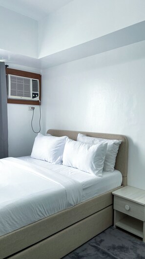 Room, 1 Bedroom, City View | 1 bedroom - Room-modern Comfort Studio With City Vie (Iloilo)