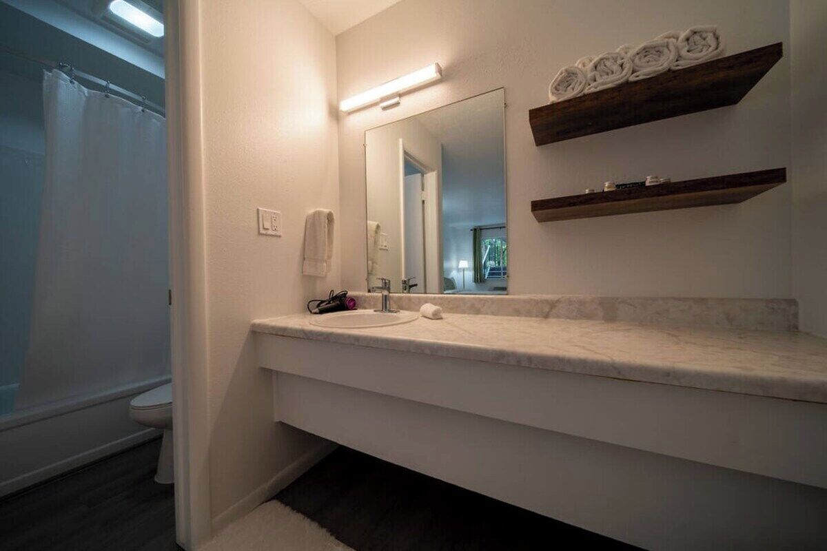 Hårføner og håndklær