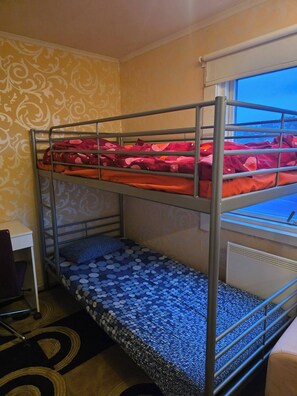 Apartment, 2 Bedrooms, Smoking