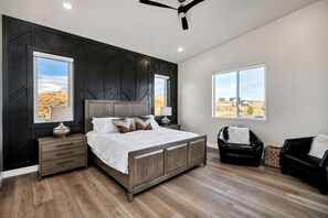 7 bedrooms, travel cot, WiFi, bed sheets - Luxury Lodge with  Hot Tub, Theater & Pickleball Court (Fish Haven)