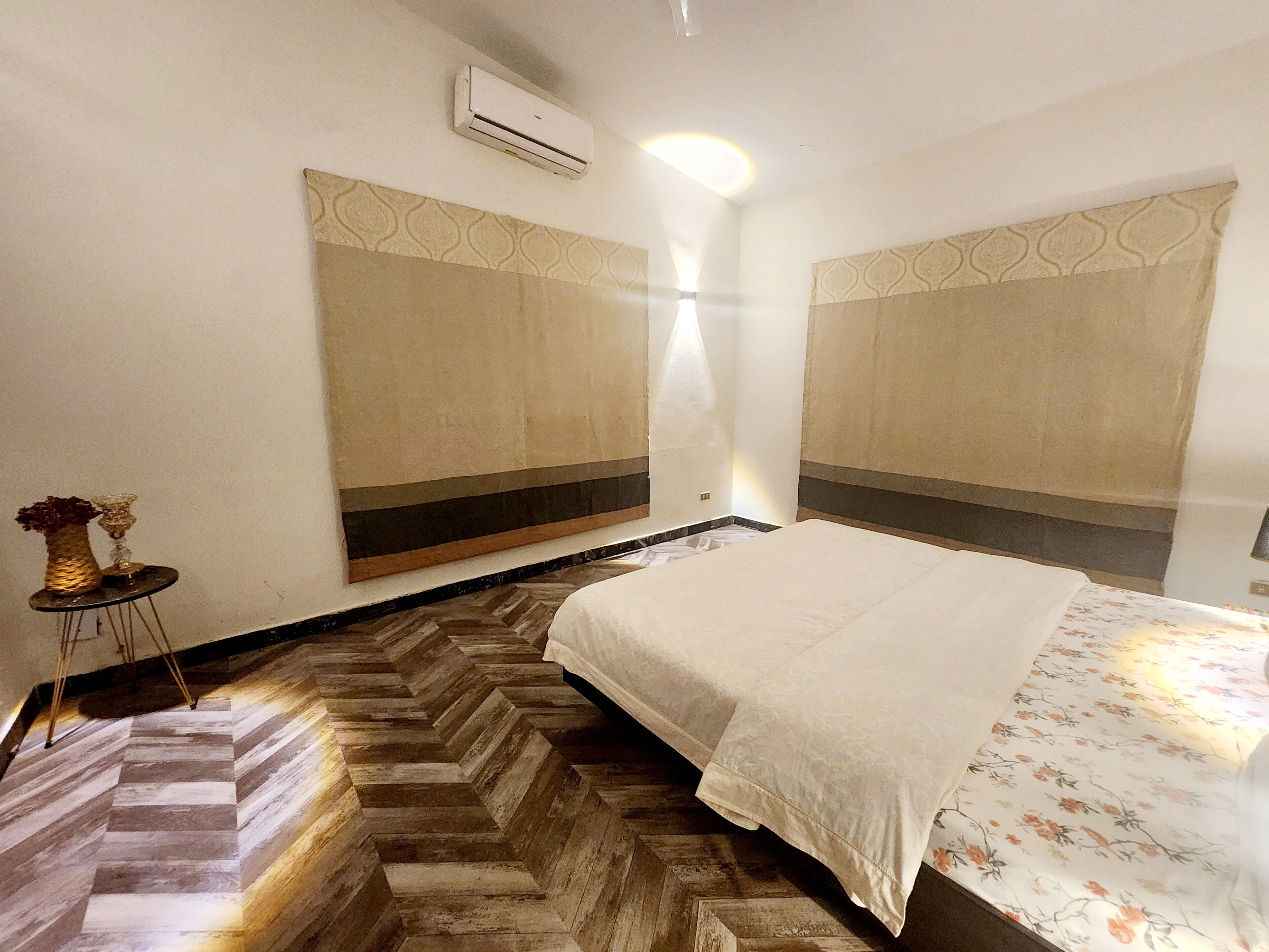 3 chambres, fer et planche à repasser, Wi-Fi, draps fournis