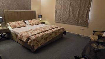 3 chambres, fer et planche Ă repasser, Wi-Fi, draps fournis