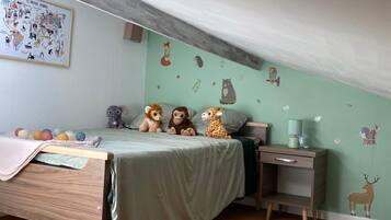 Fer et planche Ă repasser, accĂšs Internet, draps fournis