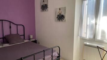 Iron/ironing board, internet, bed sheets