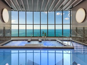 Innenpool, Außenpool