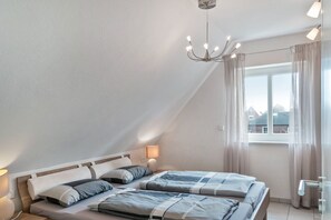 2 chambres, fer et planche à repasser, Wi-Fi, draps fournis