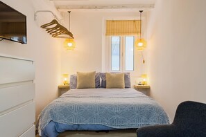 1 bedroom, iron/ironing board, internet, bed sheets - ROBADOR 31 STUDIO 1 (Barcelona)